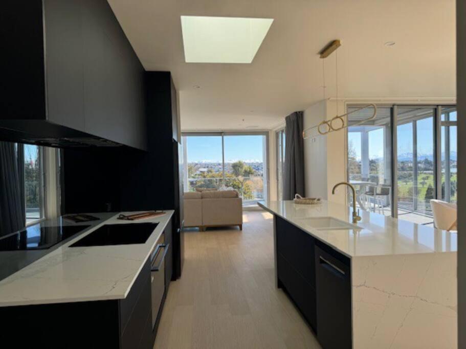 Location And Luxury In Timaru Apartment Bagian luar foto