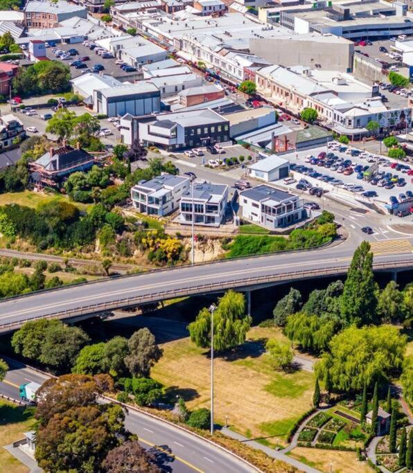 Location And Luxury In Timaru Apartment Bagian luar foto