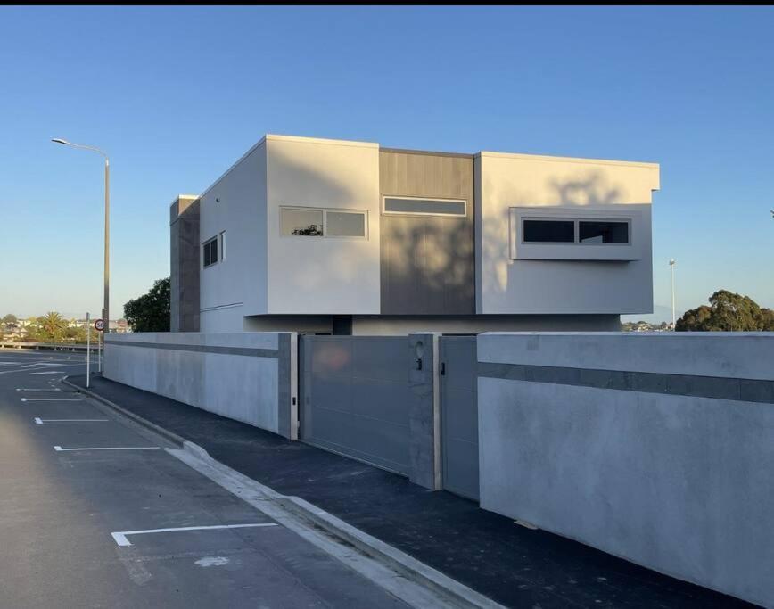 Location And Luxury In Timaru Apartment Bagian luar foto