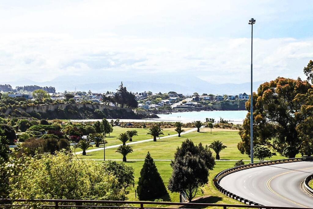 Location And Luxury In Timaru Apartment Bagian luar foto