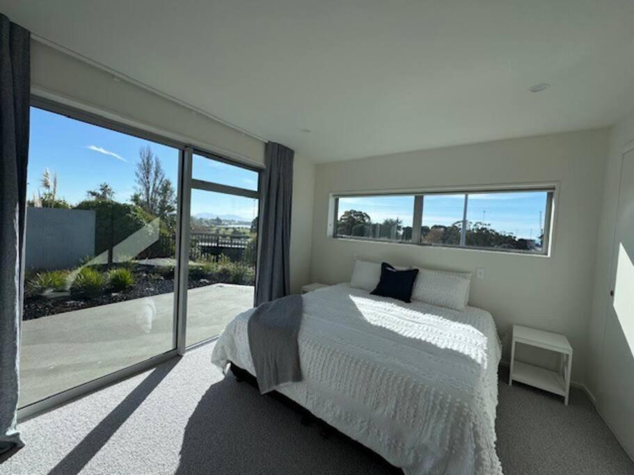 Location And Luxury In Timaru Apartment Bagian luar foto
