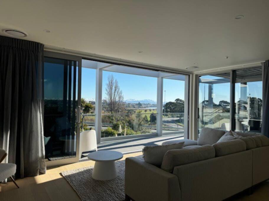 Location And Luxury In Timaru Apartment Bagian luar foto